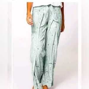 Women’s Wide Leg Eyelet Pants in Light Sage size L